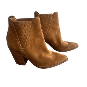 Marc Fisher Teona Pointy Tor Chelsea’s Women's Tan Suede Ankle Boots